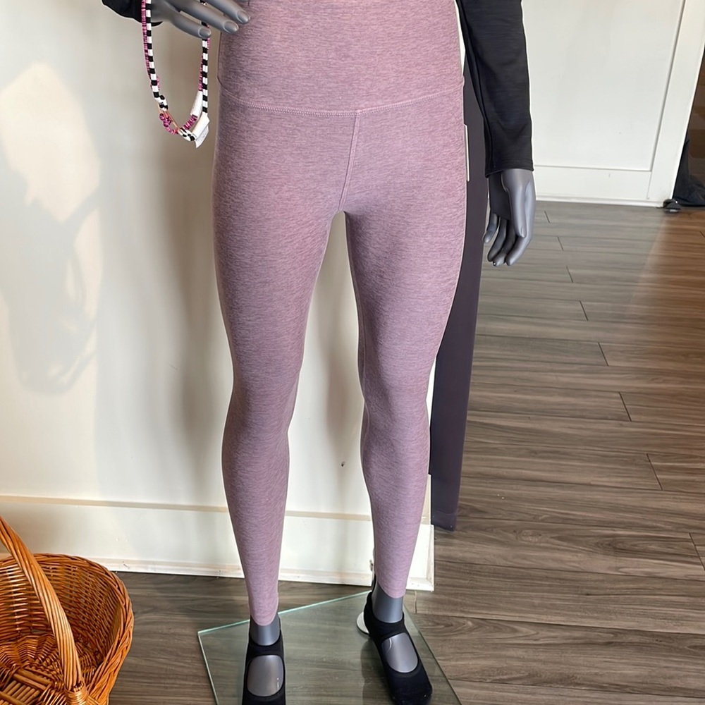 BNWT Beyond Yoga Space Dye leggings in Silver Heather